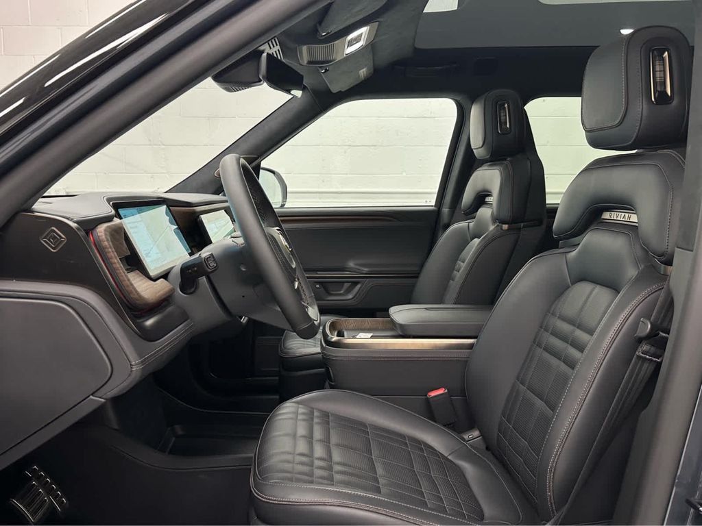 2025 RIVIAN R1S - photo 21