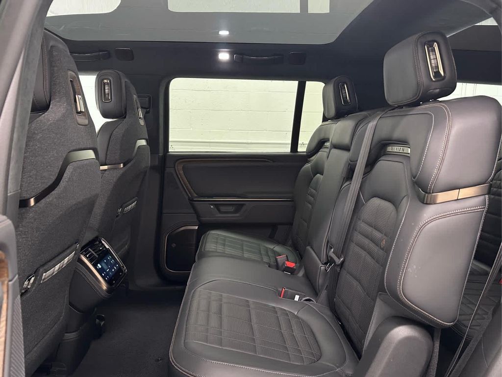 2025 RIVIAN R1S - photo 29