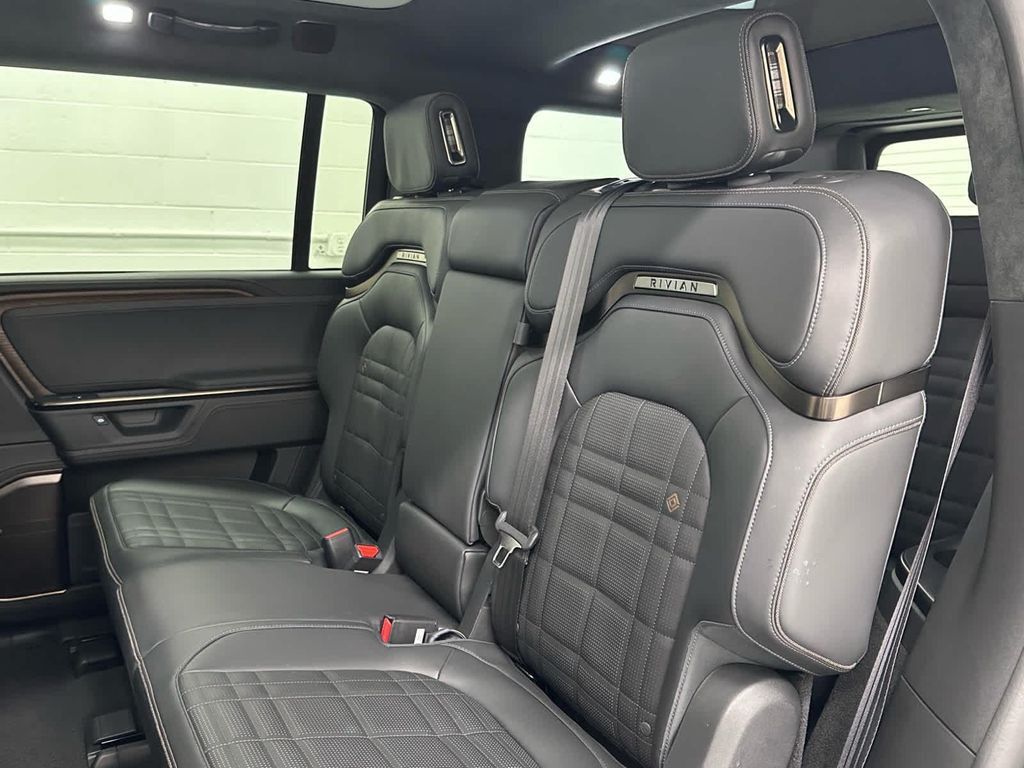 2025 RIVIAN R1S - photo 31