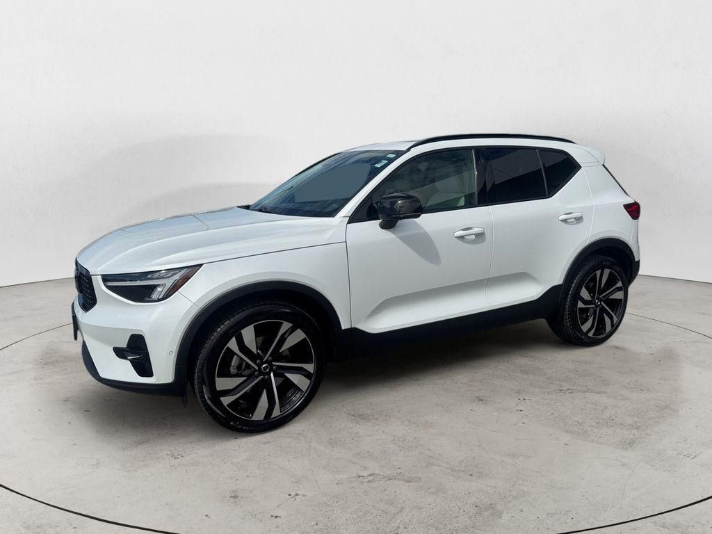 2024 VOLVO XC40 - photo 2
