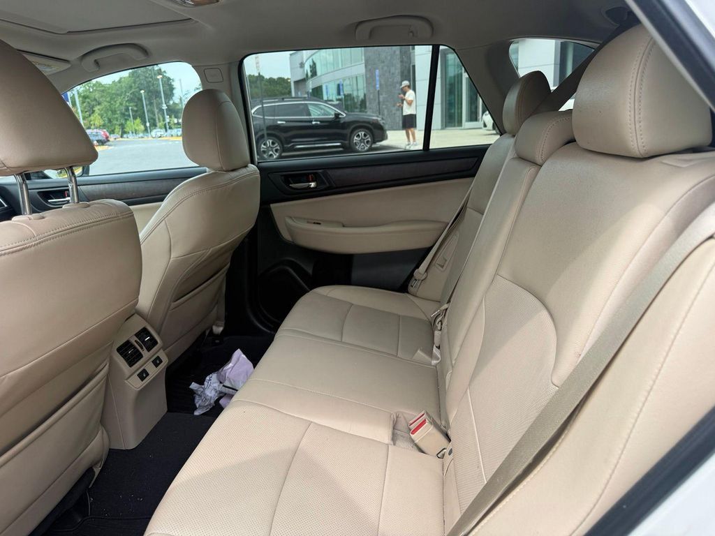 2016 SUBARU Outback - photo 12