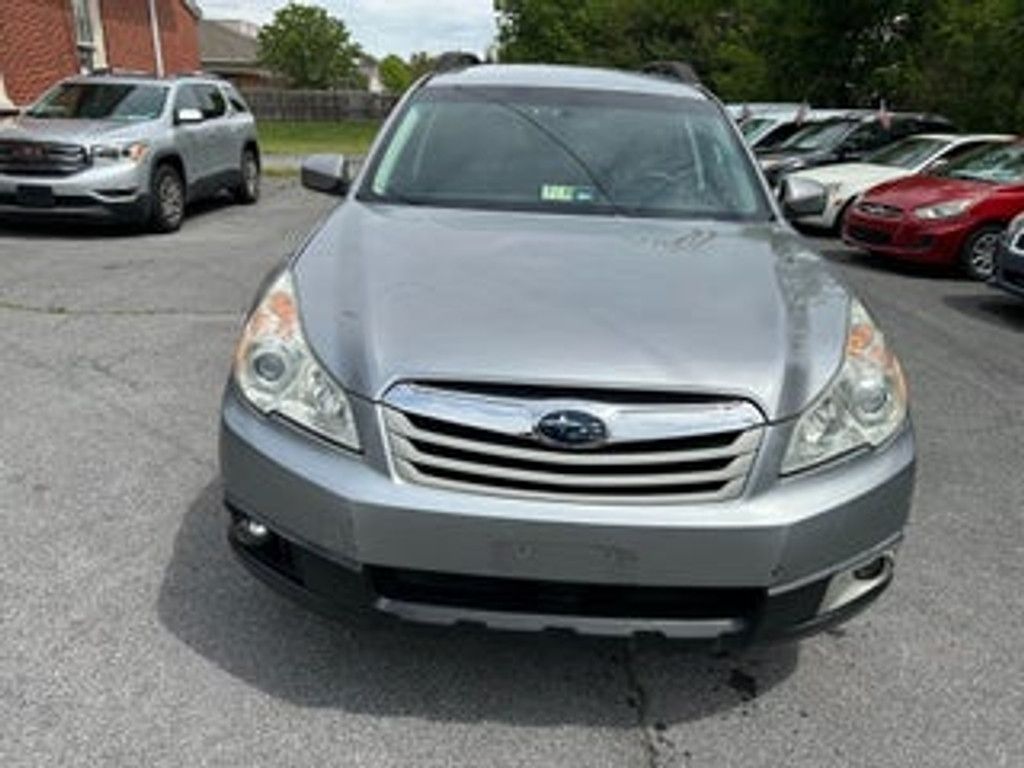 2010 Subaru Outback Premium M R