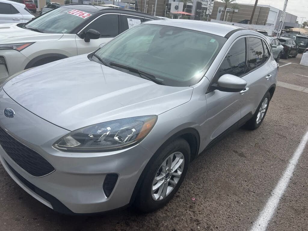 2020 Ford Escape SE