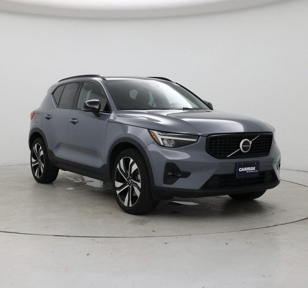 2023 Volvo XC40 Plus Dark