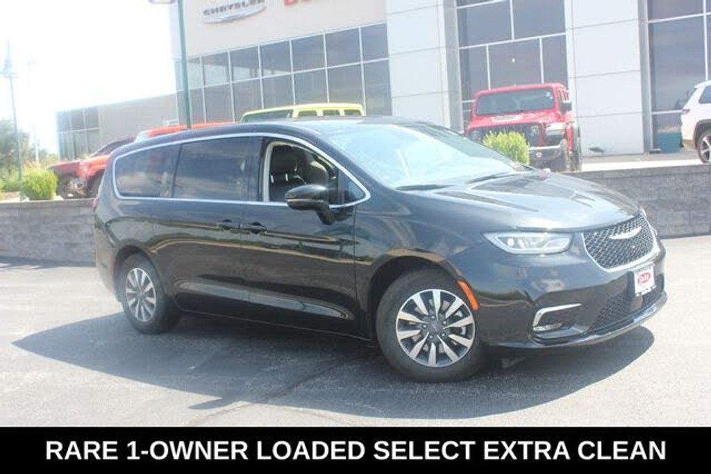 2024 Chrysler Pacifica Select