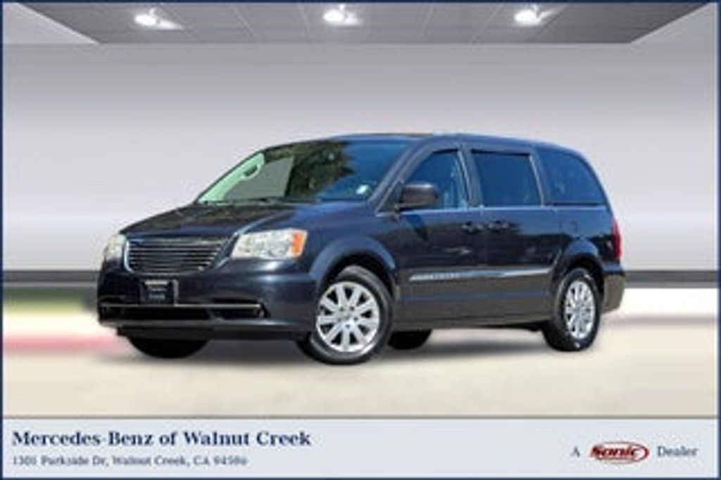 2014 Chrysler Town AND Country S
