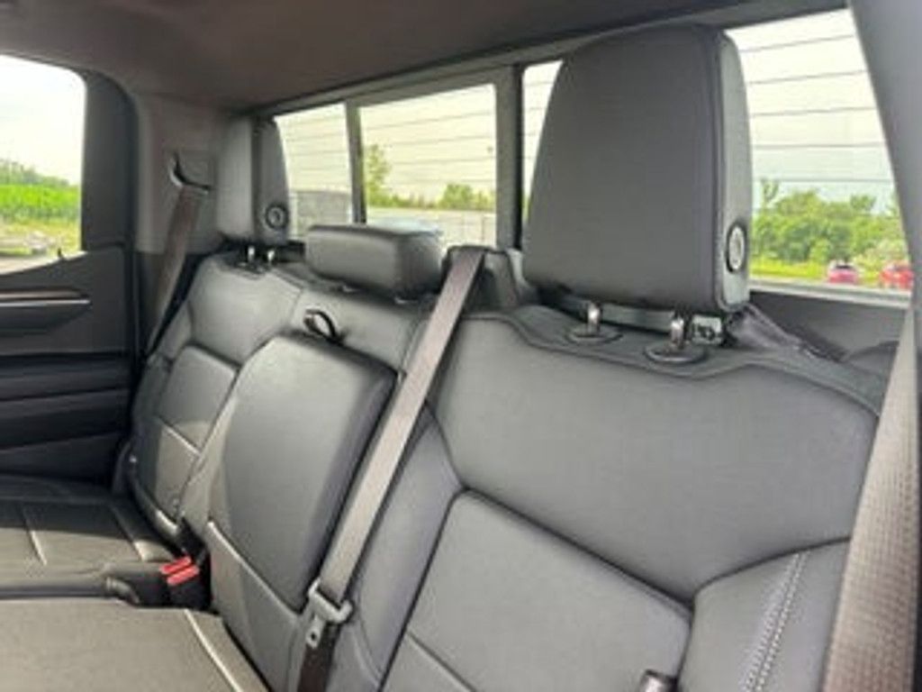 2025 CHEVROLET Silverado - photo 24