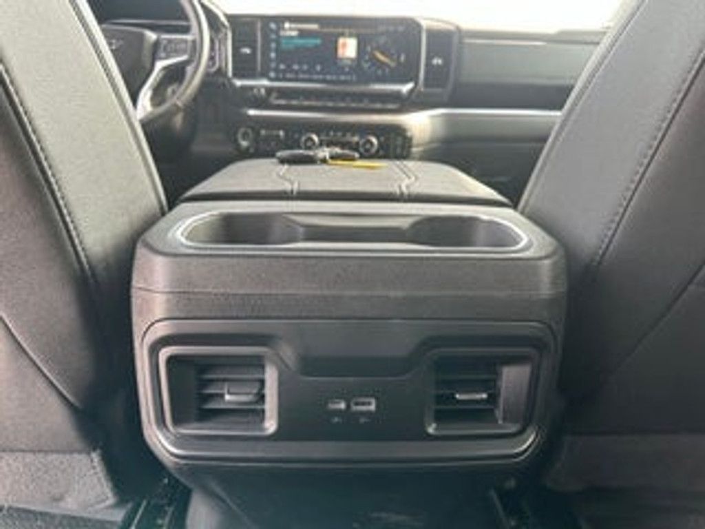 2025 CHEVROLET Silverado - photo 25