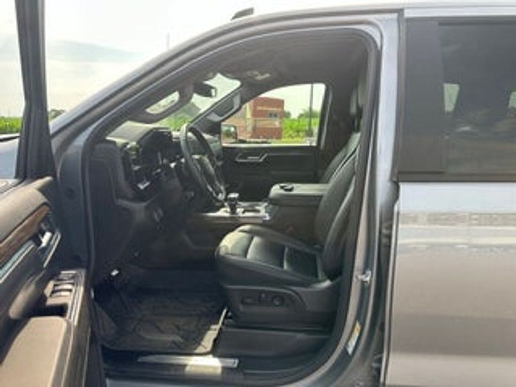 2025 CHEVROLET Silverado - photo 11