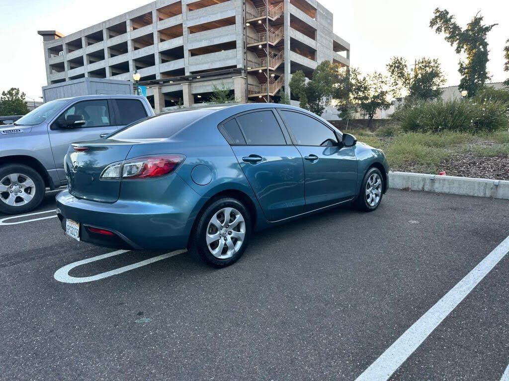 2011 Mazda MAZDA3 Sport GX