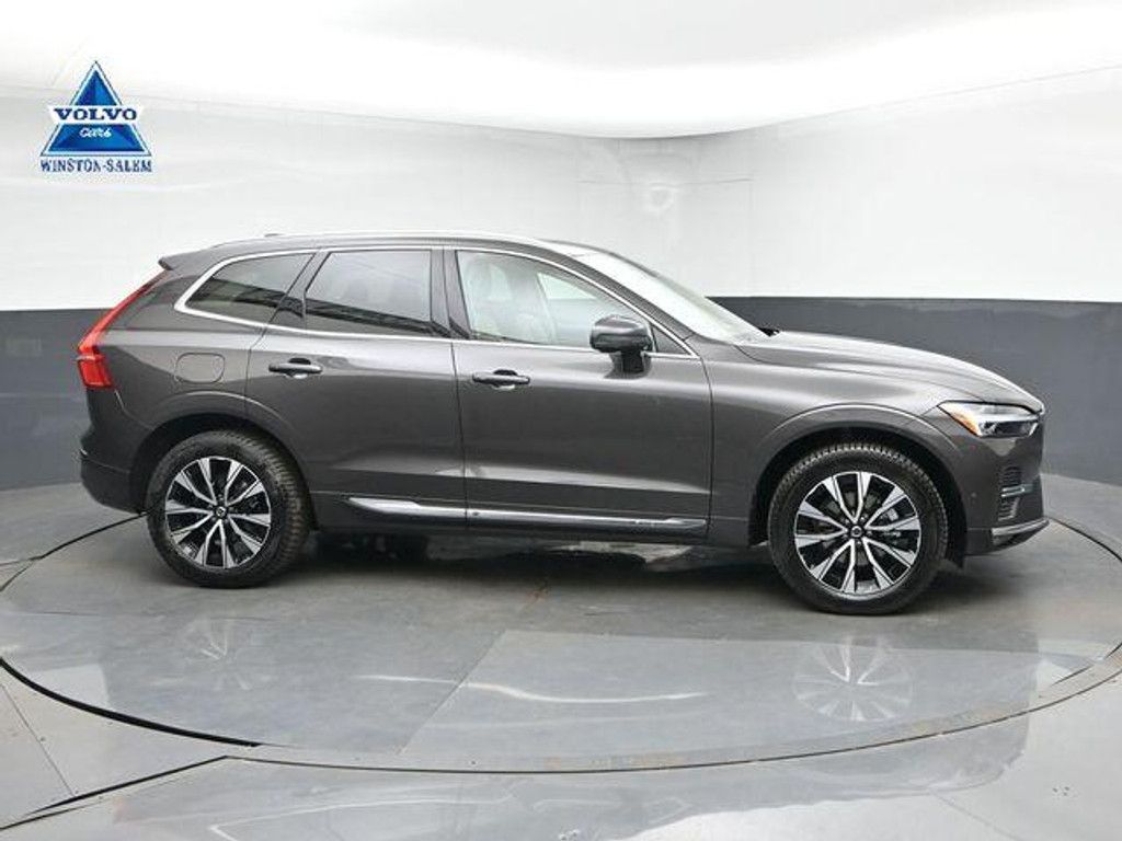 2023 Volvo XC60 Plus Bright