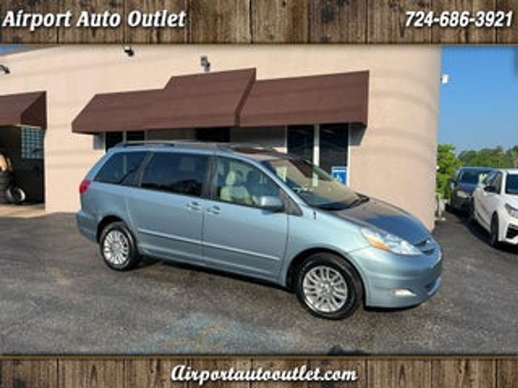 2008 Toyota Sienna XLE