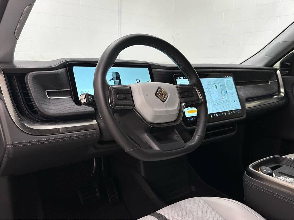 2025 RIVIAN R1S - photo 18