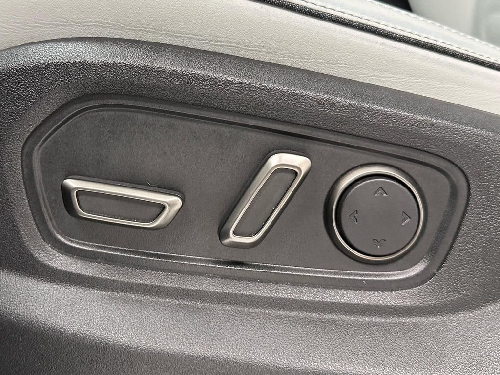 2025 RIVIAN R1S - photo 22