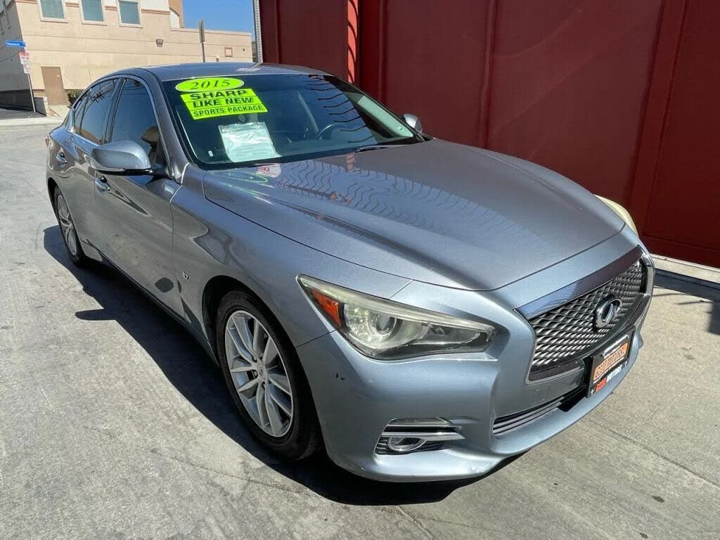 2015 Infiniti Q50 37
