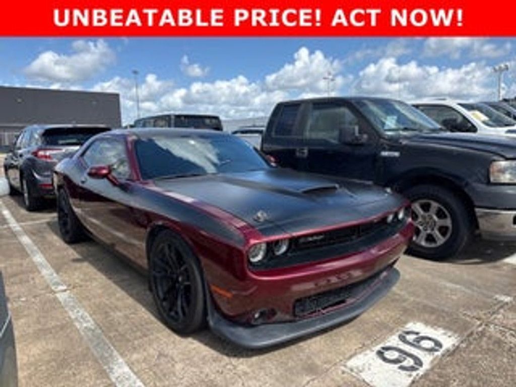 2016 Dodge Challenger SXT Plus