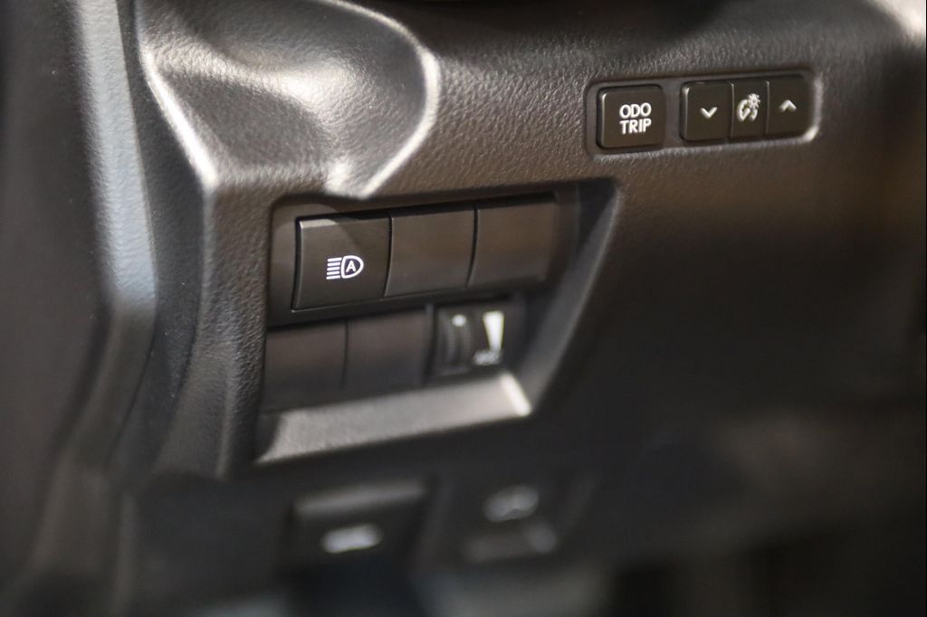 2025 LEXUS IS - photo 33