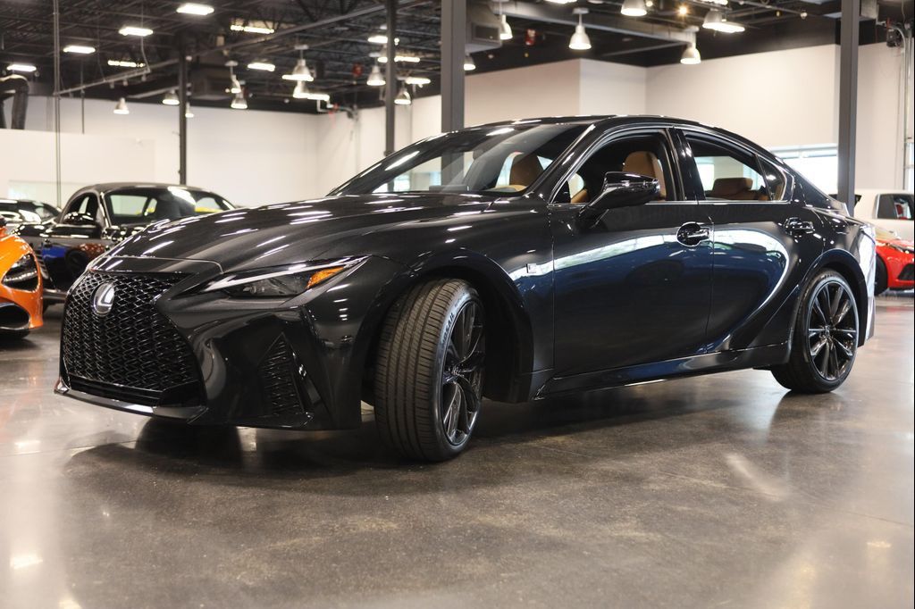 2025 LEXUS IS - photo 5