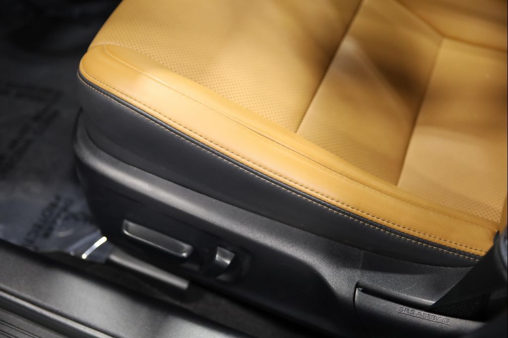2025 LEXUS IS - photo 32