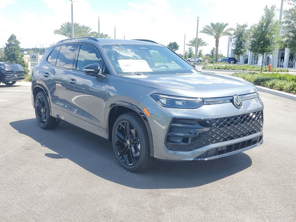 2026 Volkswagen Tiguan SE R Line