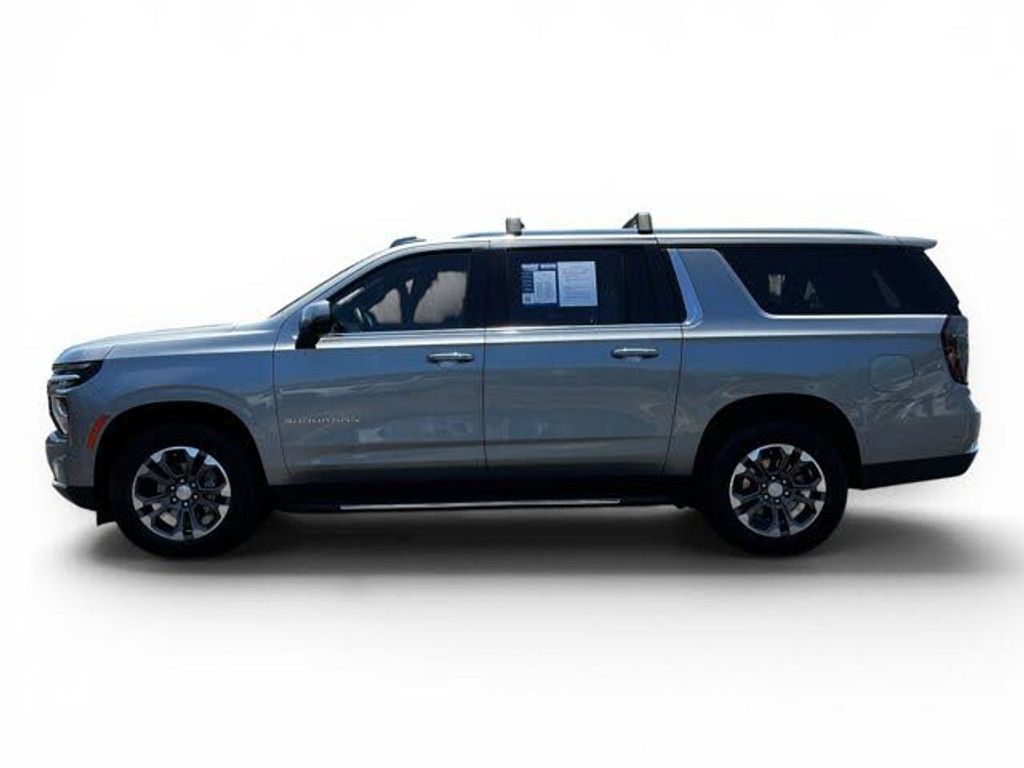 2025 CHEVROLET Suburban - photo 13