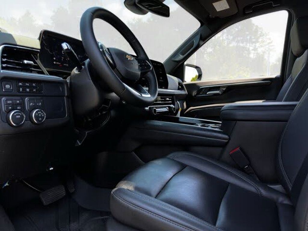 2025 CHEVROLET Suburban - photo 31