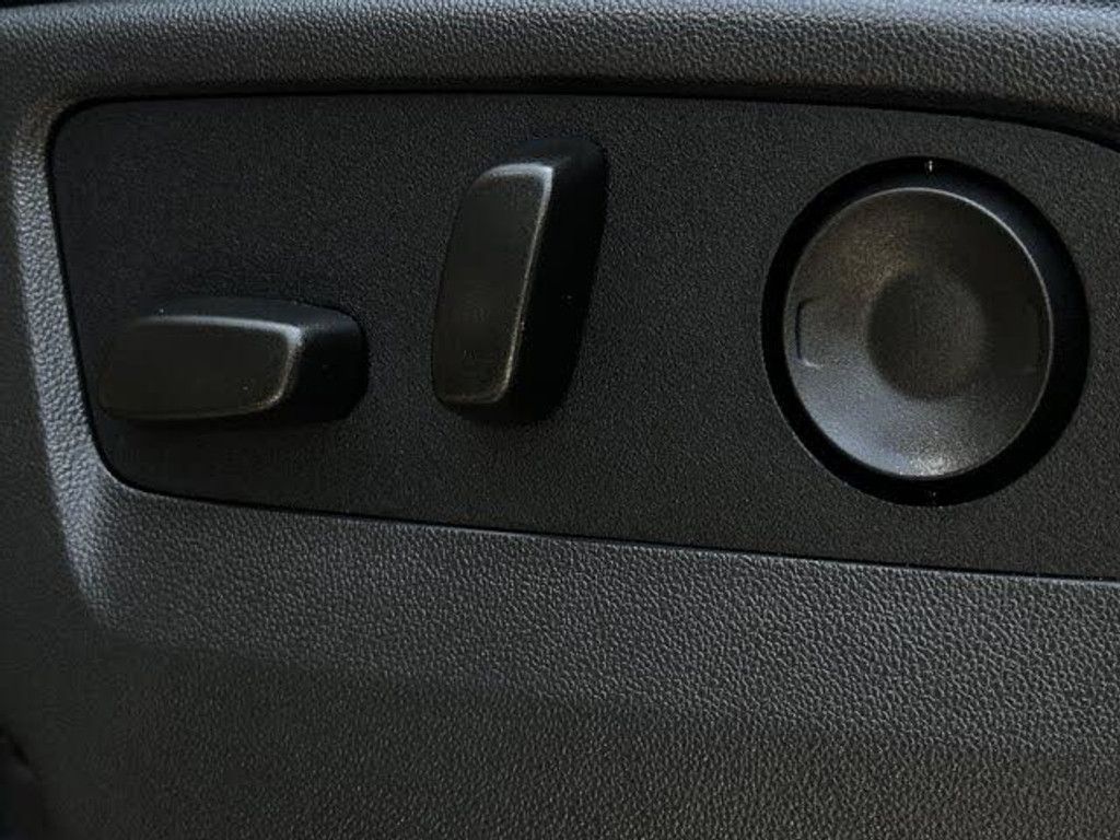 2025 CHEVROLET Suburban - photo 33
