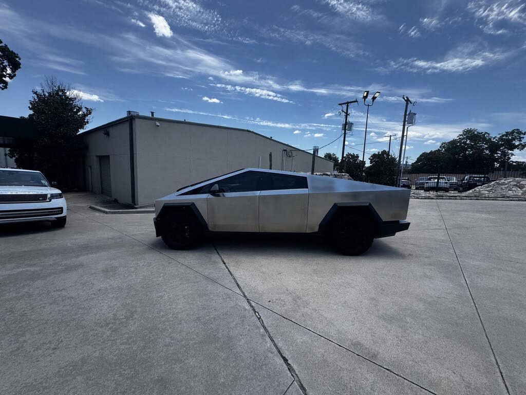 2024 Tesla Cybertruck Base