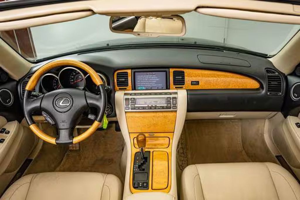 2004 LEXUS SC - photo 9