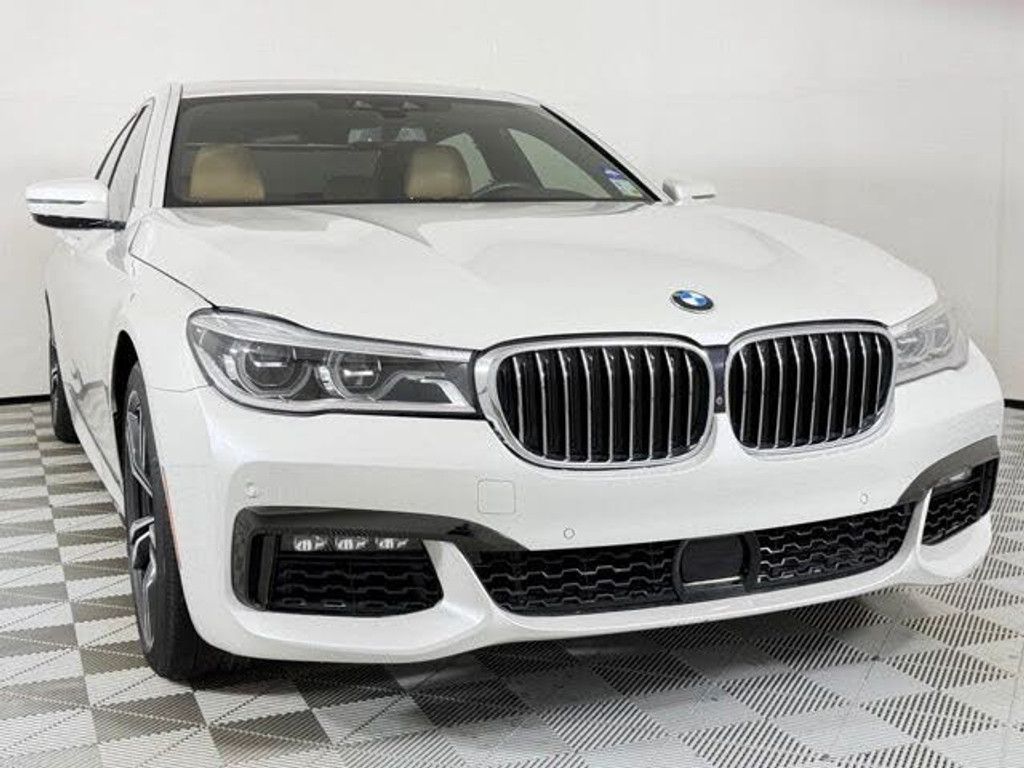 2019 BMW 750I