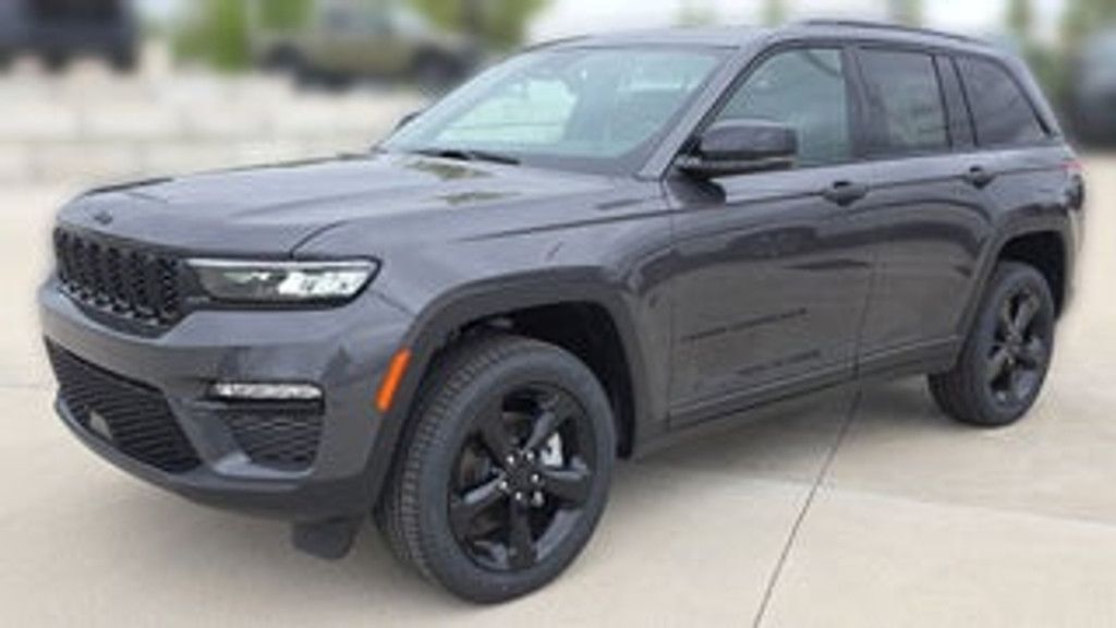 2023 Jeep Grand Cherokee Laredo Altitude
