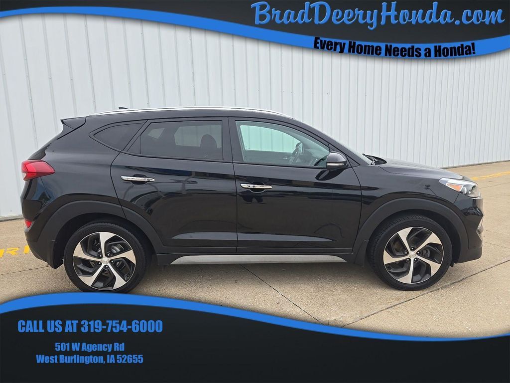 2017 Hyundai Tucson SE Popular Equipment