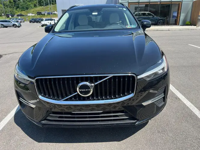 2022 Volvo XC60 Momentum Excl S60