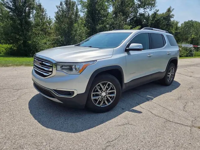 2017 GMC Acadia SLT 1