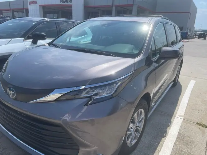 2021 Toyota Sienna XLE 7 Passenger