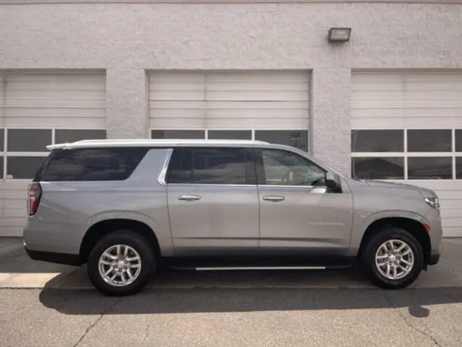 2024 Chevrolet Suburban LT