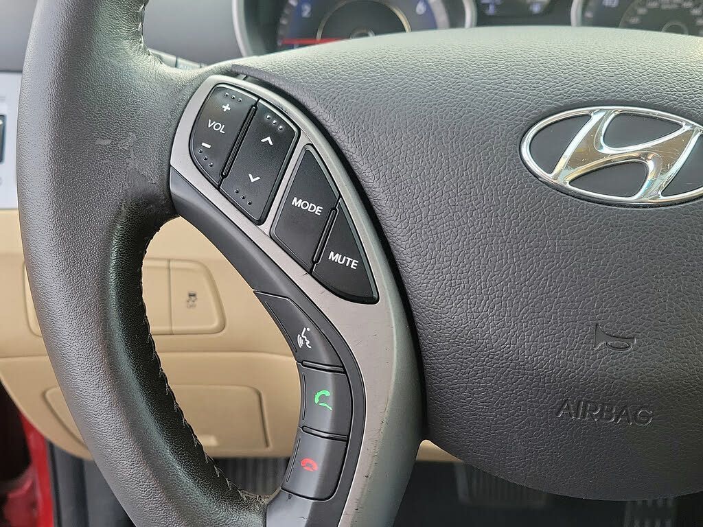 2013 HYUNDAI Elantra - photo 21