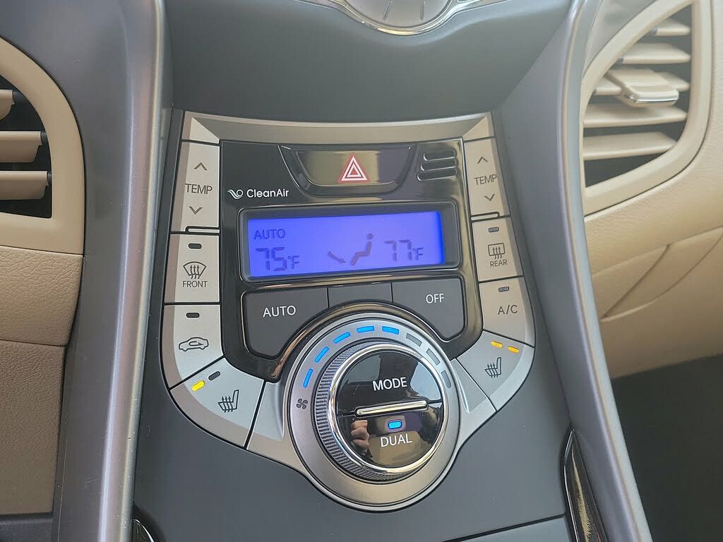 2013 HYUNDAI Elantra - photo 16