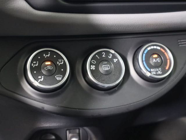 2016 TOYOTA Yaris - photo 26