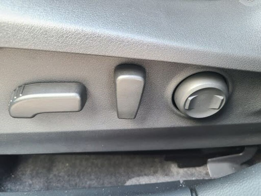 2021 Subaru Outback Limited M R