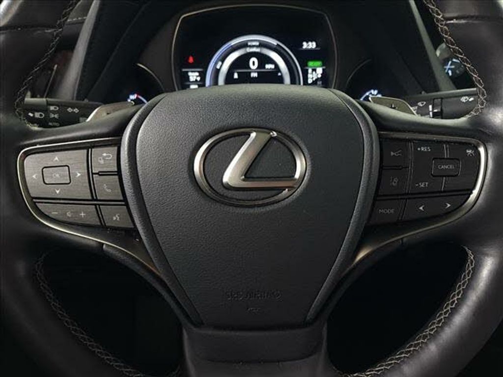 2019 LEXUS LS - photo 24