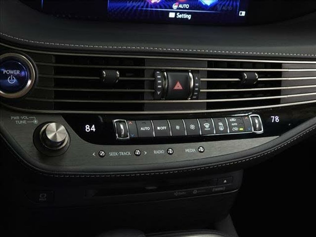 2019 LEXUS LS - photo 42
