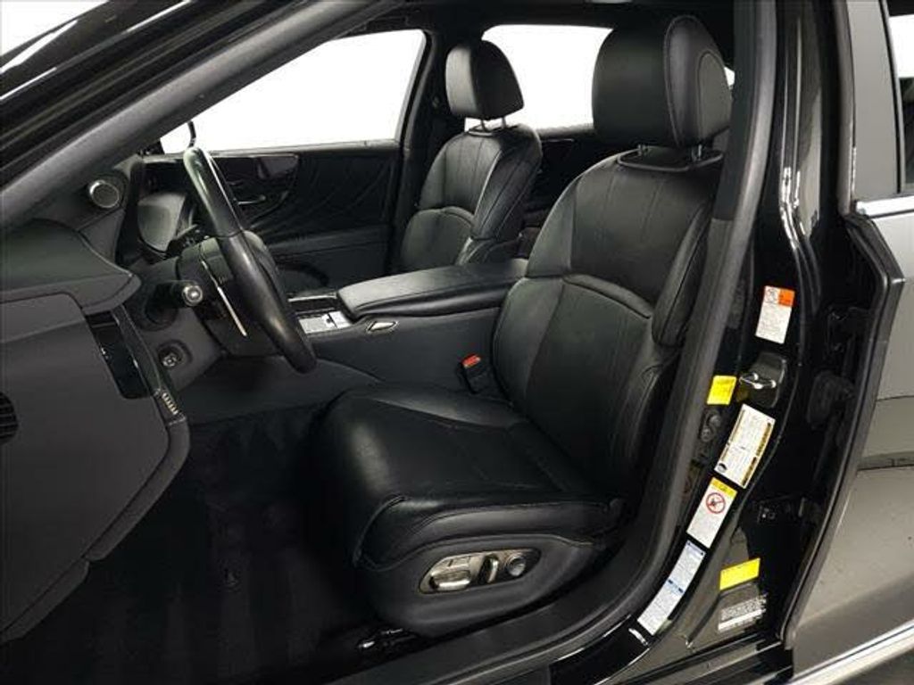 2019 LEXUS LS - photo 21