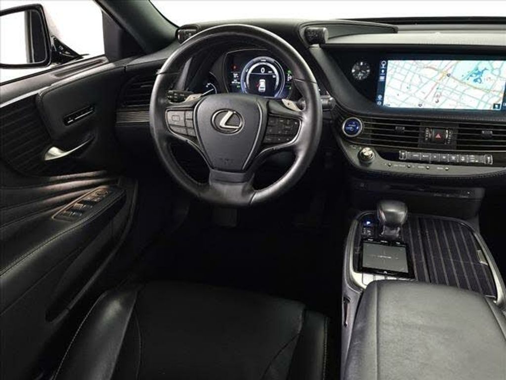 2019 LEXUS LS - photo 23