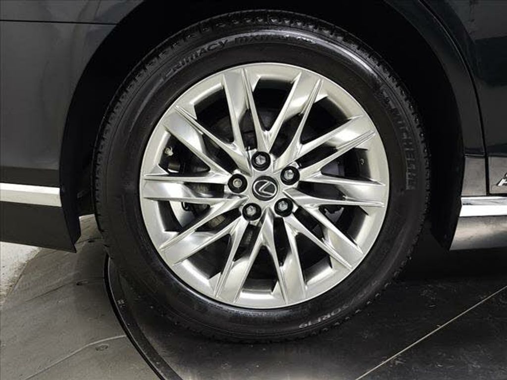 2019 LEXUS LS - photo 13