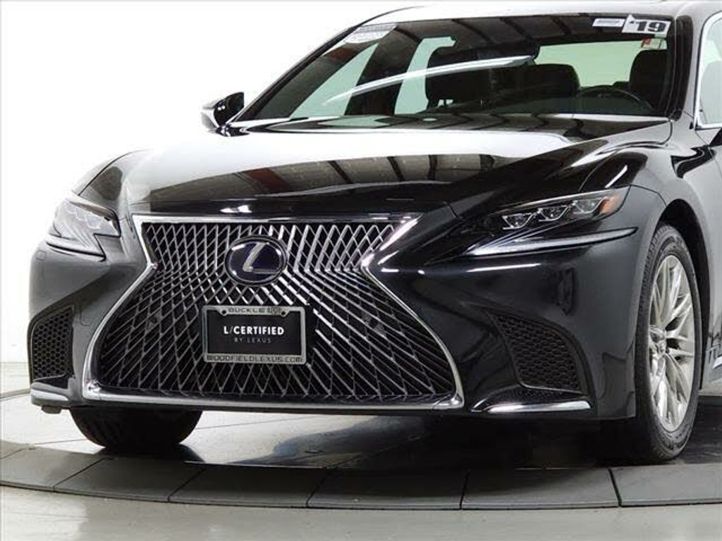 2019 LEXUS LS - photo 3