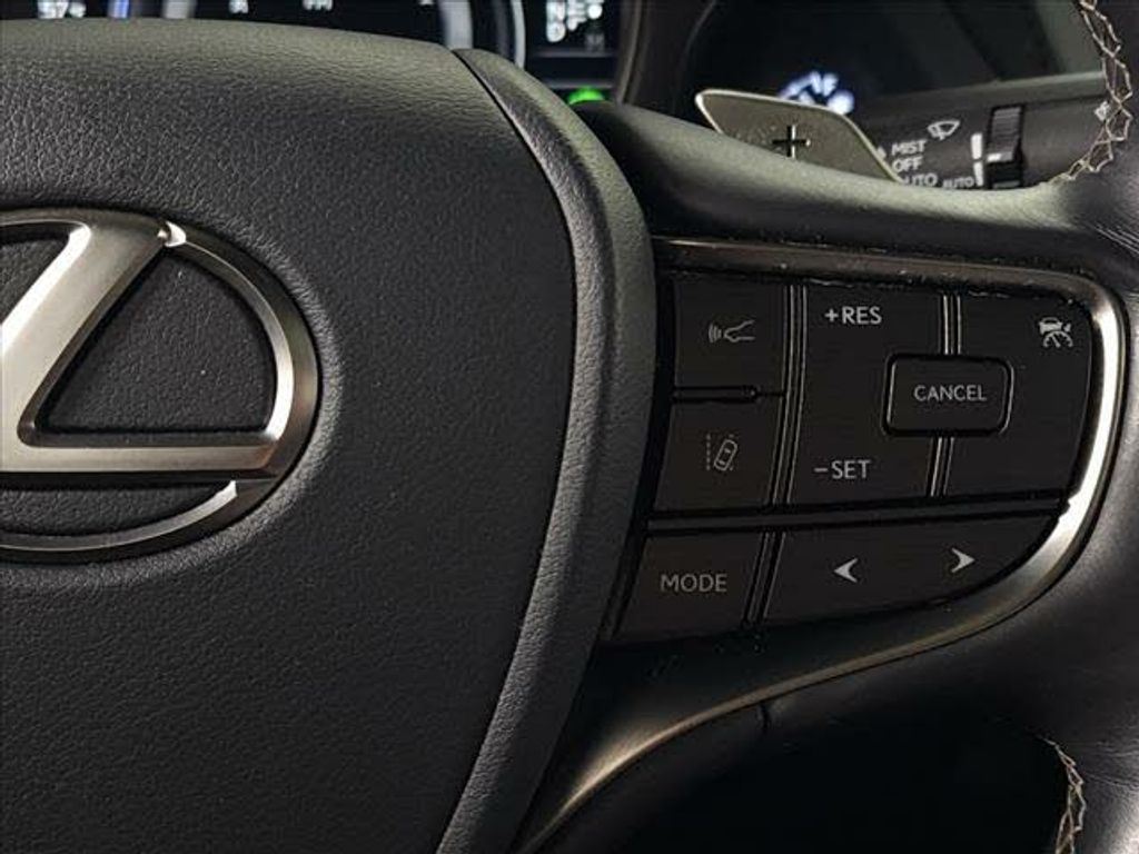2019 LEXUS LS - photo 25