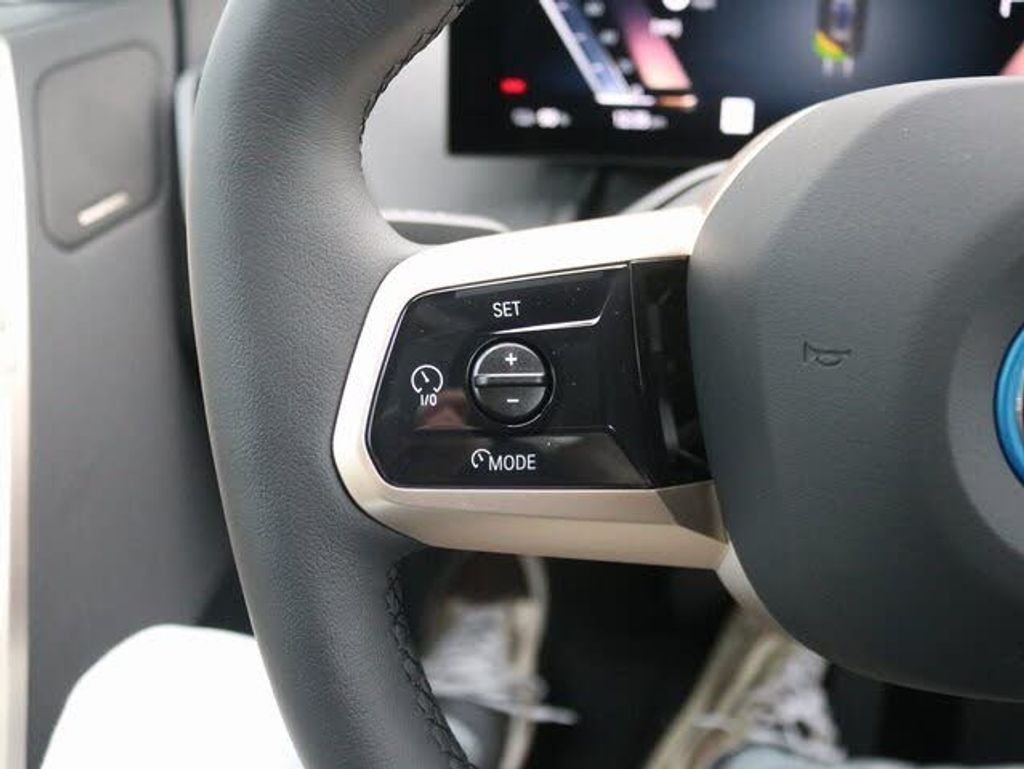 2024 BMW iX - photo 12