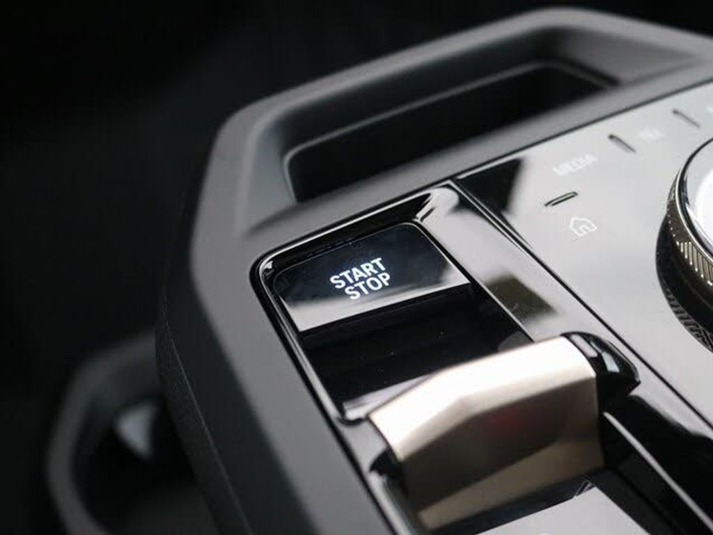 2024 BMW iX - photo 17