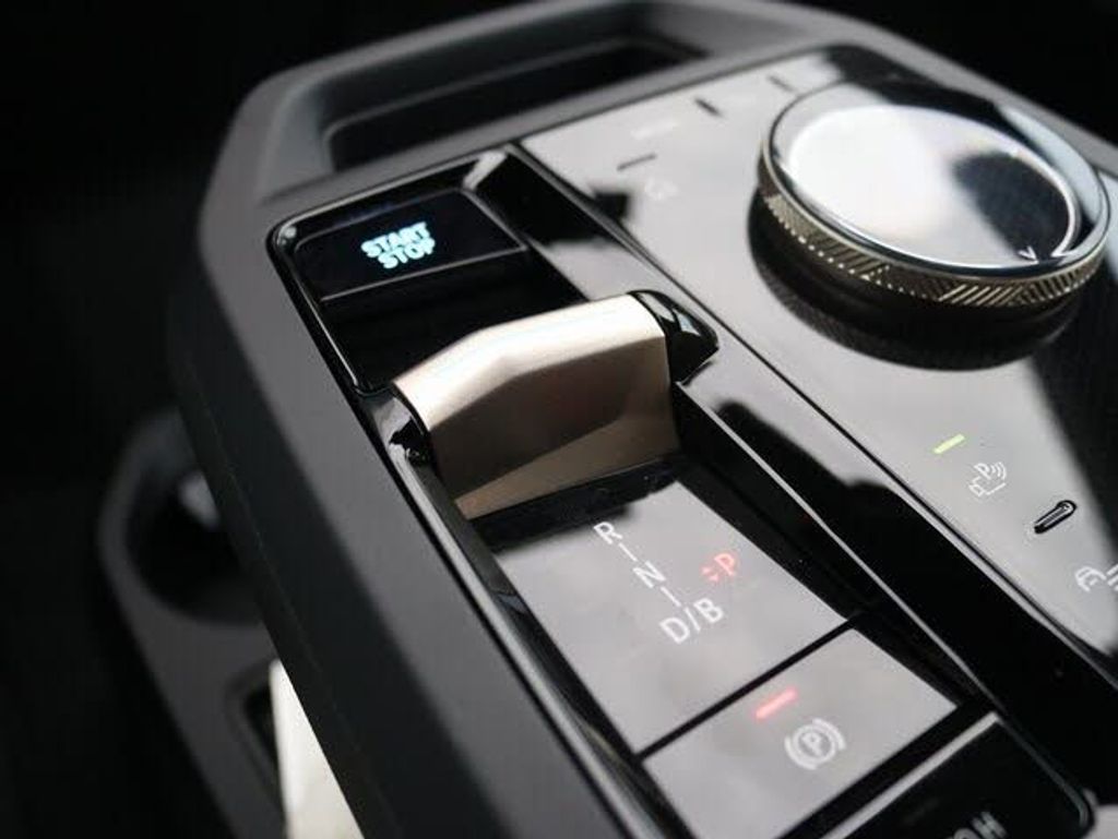 2024 BMW iX - photo 18